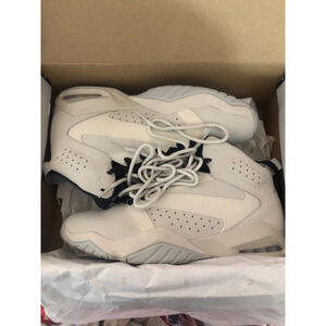 Jordan Lift Off Reflective Silver. Size 11
With new black laces and white Jumpma